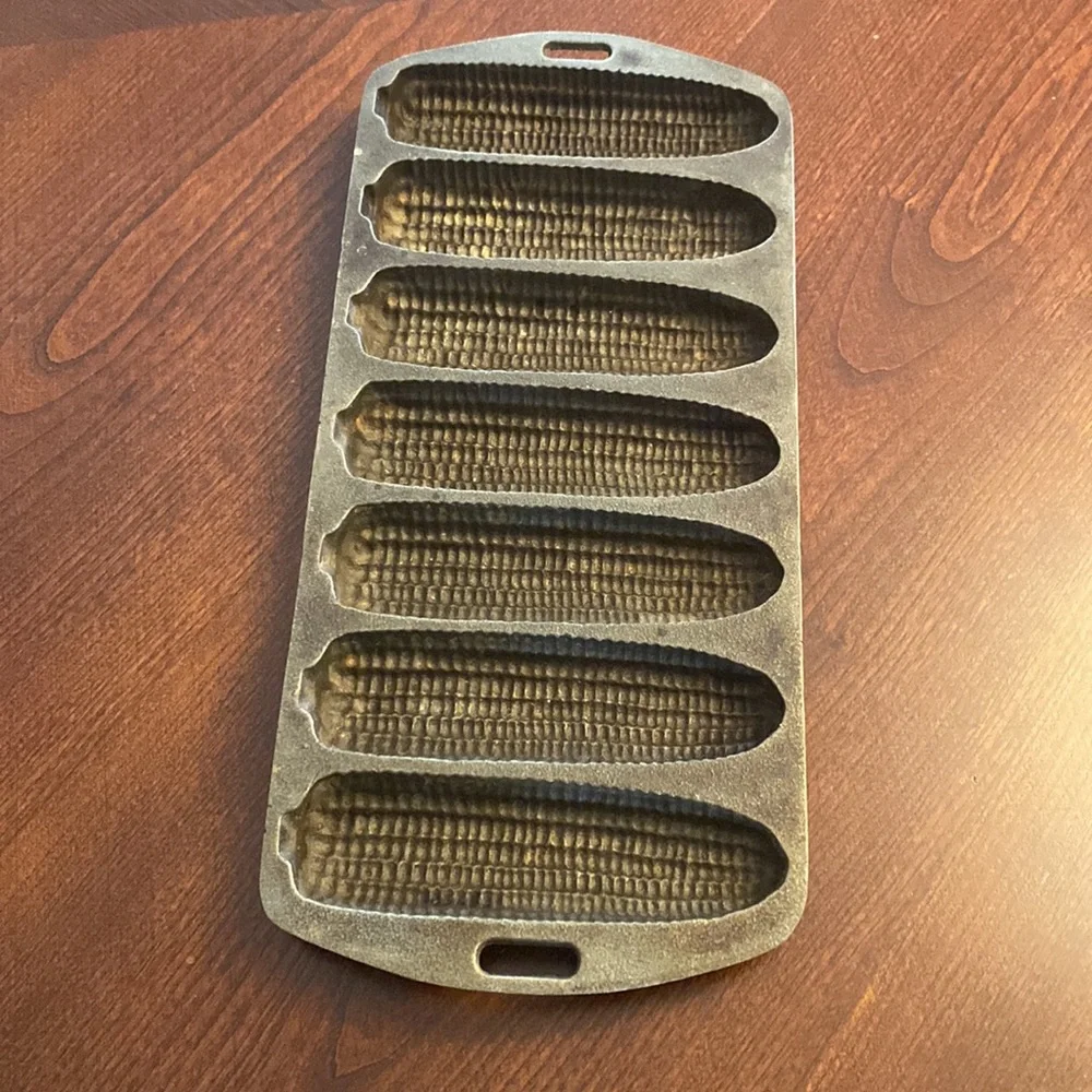 Vintage cast iron corn bread pan